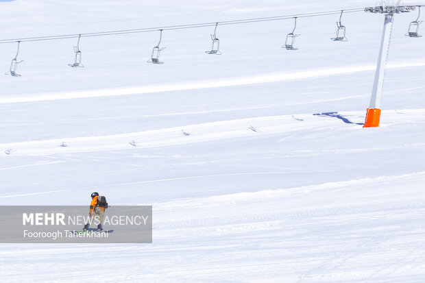 قله توچال درشمال <a href='https://sayeb.ir/tag/%d8%aa%d9%87%d8%b1%d8%a7%d9%86'>تهران</a> واقع شده که بخشی از دامنه‌های رشته کوه البرز به حساب می‌آید. این قله به دلیل قابلیت برف گیری به مکانی برای ورزش و تفریحات زمستانی تبدیل شده است وو هر سال در فصل زمستان مورد استقبال بسیاری از کوهنوردان و اسکی بازان قرار می‌گیرد