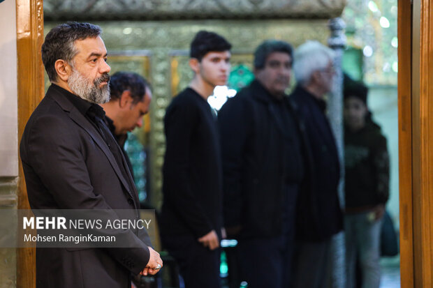 محمود کریمی در مراسم ترحیم آتش نشان شهید «قریب‌رضا دارابی» حضور دارد