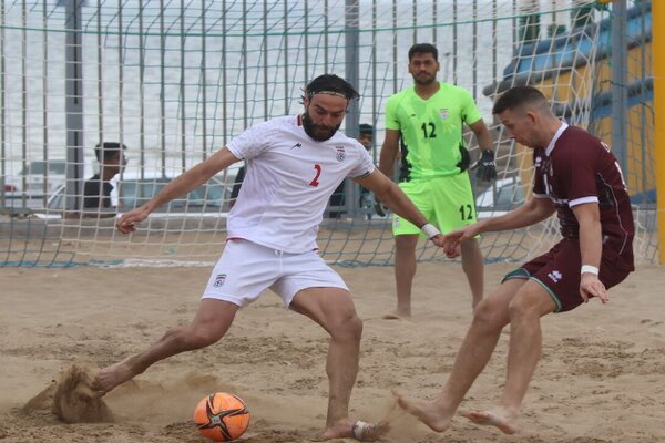 Iran beach football team beat Belarus