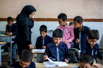 تحصیل ۶۷۰ هزار دانش‌آموز اتباع افغانستانی در ایران/ لزوم مشارکت سازمان‌های بین المللی