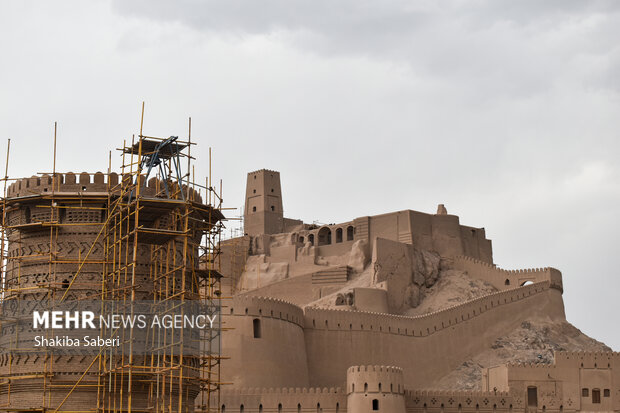 بی پولی پشت دروازه های ارگ بم خیمه زد/اتمام بازسازی شایدوقتی دیگر