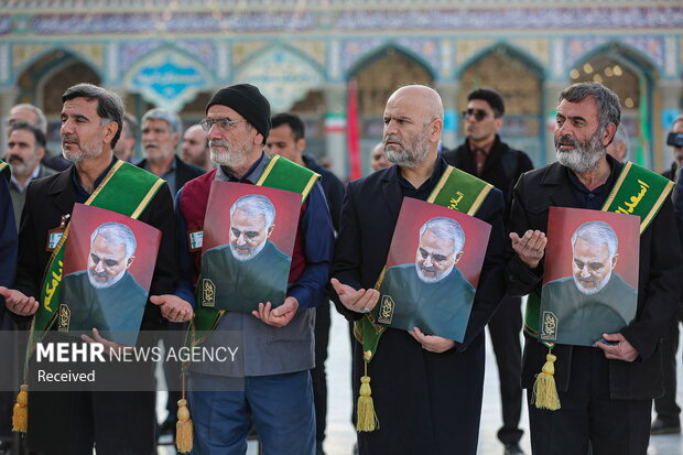 مسجد جمکران کے پرچم کی تبدیلی کی رسم
