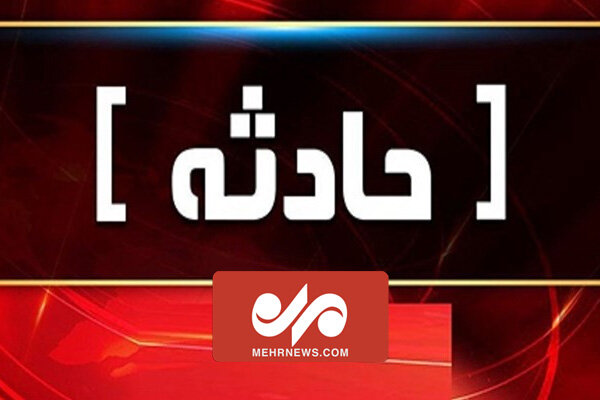 لحظه واژگونی خودروی سمند هنگام انجام حرکات نمایشی لحظه واژگونی خودروی سمند هنگام انجام حرکات نمایشی
