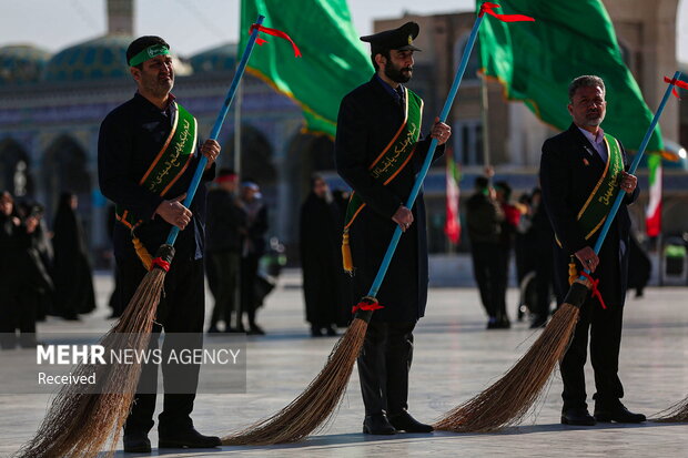 Ritual of sweeping  Holy Mosque of Jamkaran 