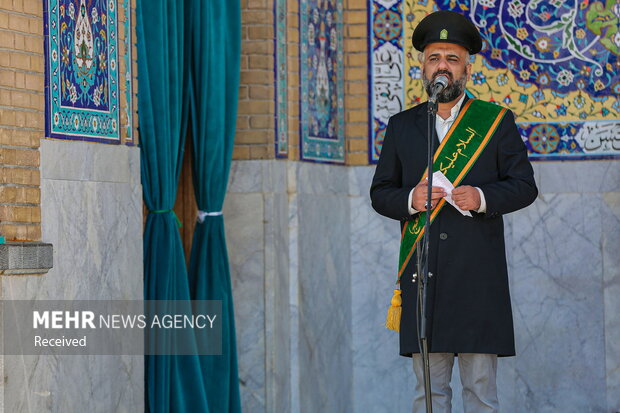 Ritual of sweeping  Holy Mosque of Jamkaran 