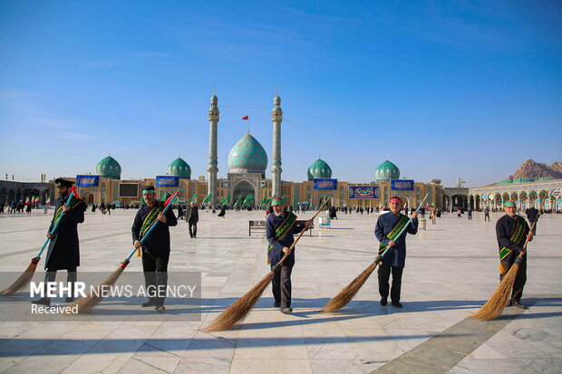 Ritual of sweeping  Holy Mosque of Jamkaran 