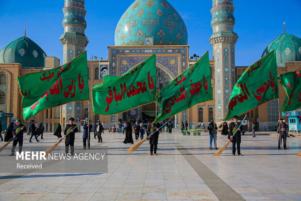 Ritual of sweeping  Holy Mosque of Jamkaran 