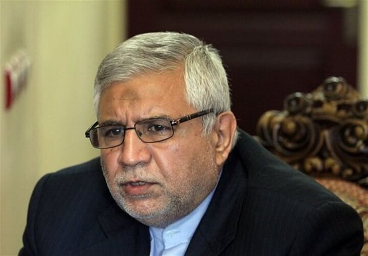 پاک آیین: ایران روابط اقتصادی خود را با قدرت ادامه میدهد