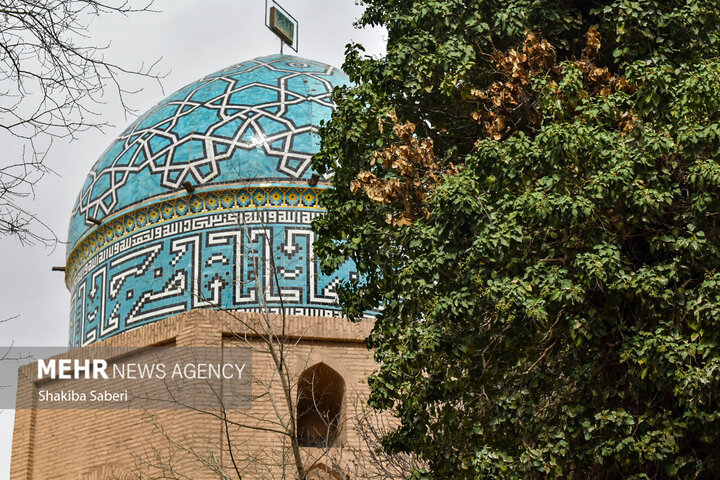 روزگار ناخوش عمارت مشتاقیه
