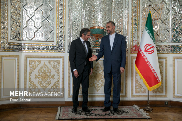 Iran's foreign minister meeting with IAEA's Grossi
