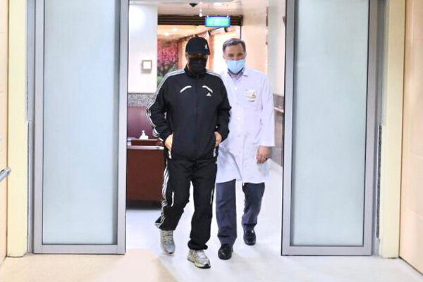 وزیر ورزش و جوانان از بیمارستان مرخص شد+ عکس