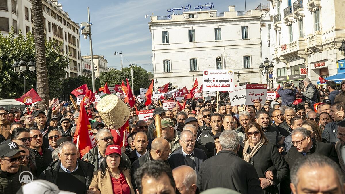 راهپیمایی مردمی تونس در محکومیت تجاوزات اسرائیل به ایران، غزه و یمن