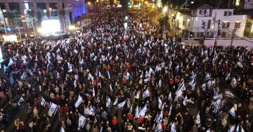برگزاری تظاهرات گسترده مقابل منزل نمایندگان کنست و وزرای کابینه رژیم صهیونیستی