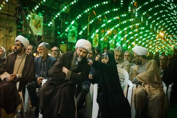 حضور حجت‌ الاسلام قمی در جشن مردمی نیمه شعبان