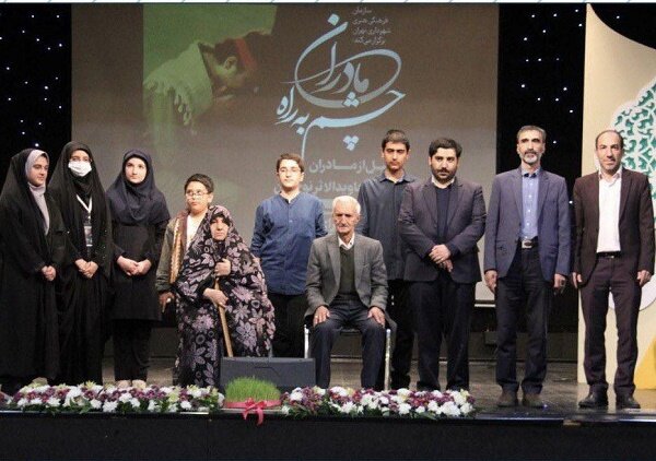 ایثار و فداکاری مادران شهدا رمز تفاوت دفاع مقدس با دیگر جنگهاست