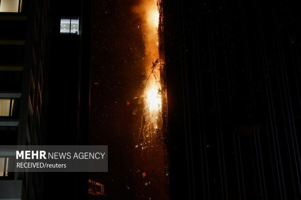 آتش سوزی در آسمان خراش در حال ساخت در هنگ کنگ