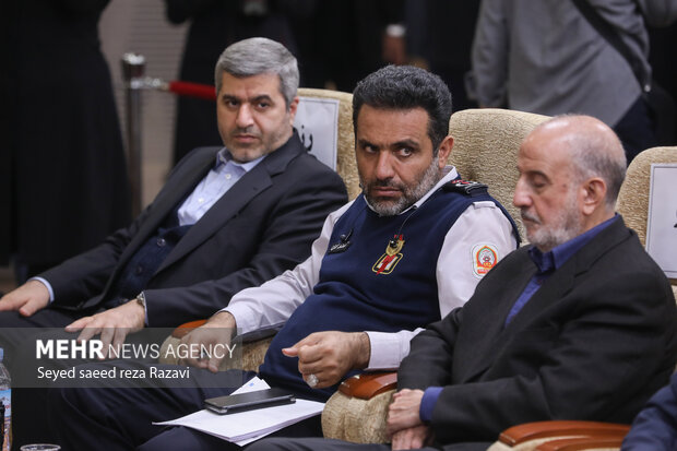  مهدی داوری، مدیرعامل سازمان آتش نشانی تهران در مراسم نشست شهردار تهران با در فعالان صنفی حضور دارد