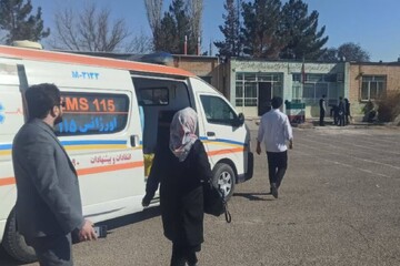 انتقال تعدادی از دانش آموزان علی آبادکتول و گرگان به بیمارستان