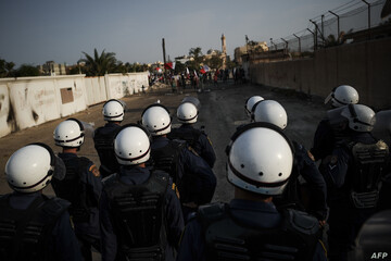 السلطات البحرينية تعتقل 4 مواطنين اثر وقفة احتجاجیة سلمیة +فيديو