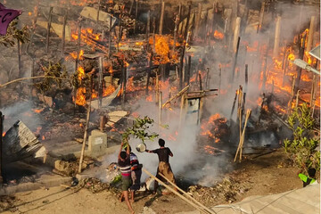 Fire hits Rohingya refugee camp in Bangladesh