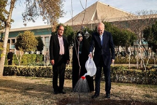محیط زیست به عنوان یک استراتژی بخشی از ارکان حکمرانی است محیط زیست به عنوان یک استراتژی بخشی از ارکان حکمرانی است