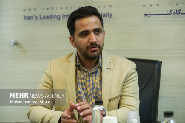 نمیتوان فقط به اسناد اکتفا کرد و از قصه غافل شد