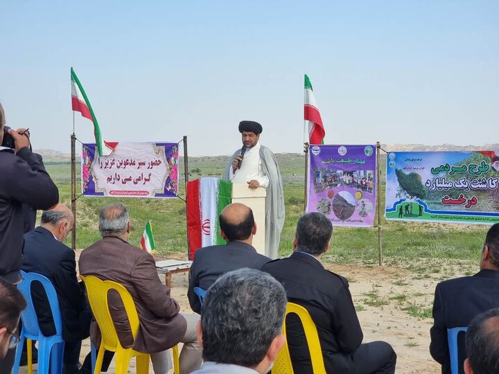 فرهنگ کاشت درخت در شهرستان گناوه نهادینه شود