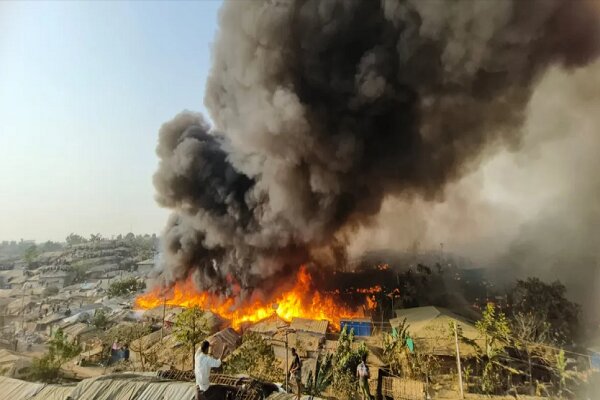 Fire hits Rohingya refugee camp in Bangladesh