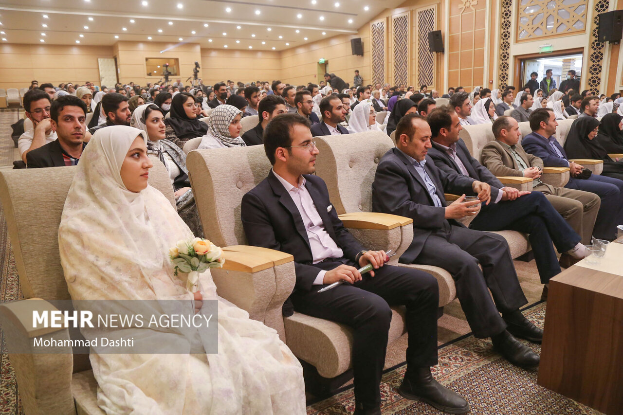 Bügün İran'da "Evlilik Günü" kutlanıyor