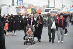 بزرگترین اجتماع مهدوی جهان در جمکران/ طریق المهدی خاطرات اربعین را زنده کرد