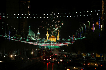 نورافشانی آسمان مشهد مقدس در شب نیمه شعبان