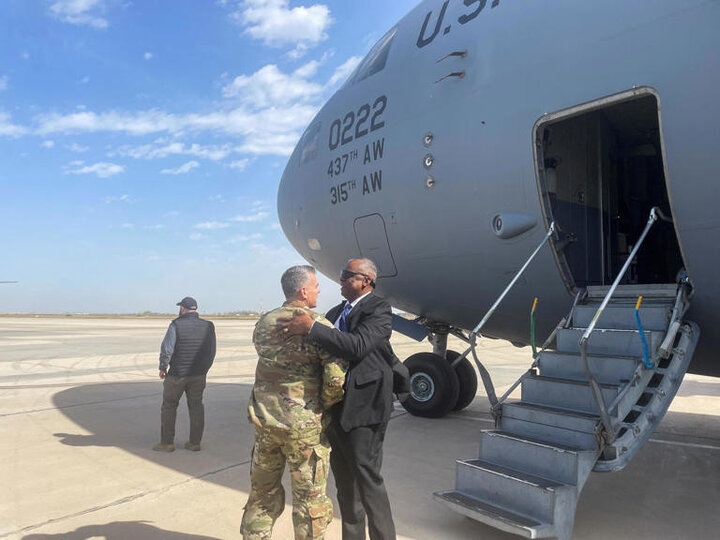 US secretary of defense makes unannounced visit to Baghdad 