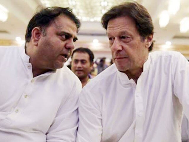  عمران خان اور فواد چوہدری کے وارنٹ گرفتاری جاری
