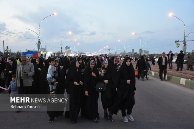 حال و هوای مسجد جمکران در شب نیمه شعبان