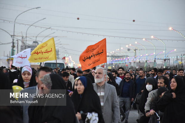 حال و هوای مسجد جمکران در شب نیمه شعبان