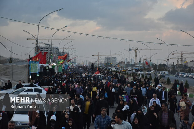 حال و هوای مسجد جمکران در شب نیمه شعبان