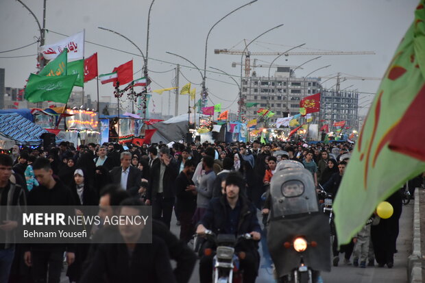 حال و هوای مسجد جمکران در شب نیمه شعبان