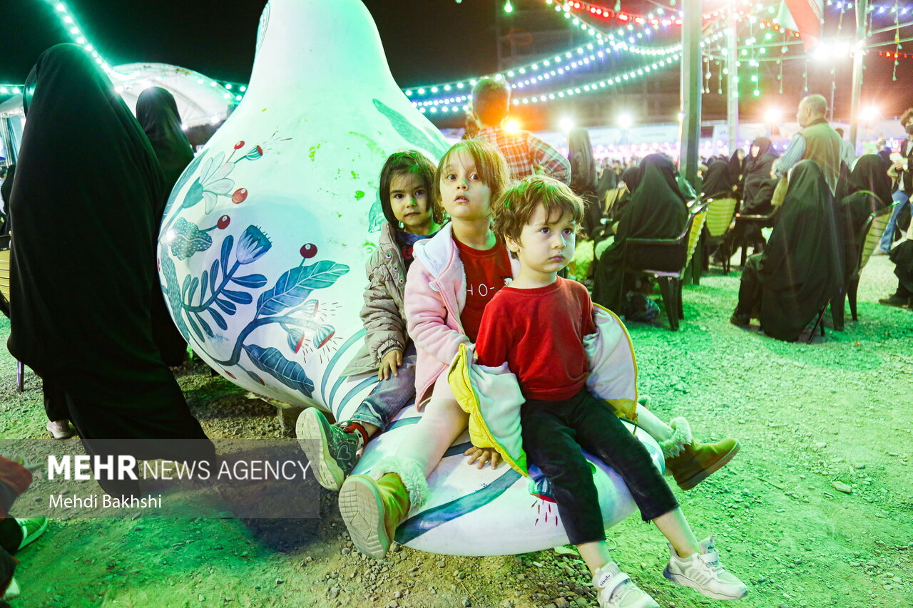 سنگ تمام کاشانی‌ها در مهمونی غدیر / کودکان مهمان ویژه حضرت بودند