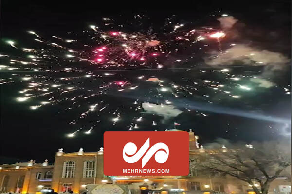 نورافشانی در میدان ساعت تبریز به مناسبت جشن نیمه شعبان
