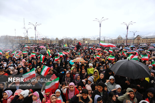 ہمدان میں امام زمانہ (عج) کے منتظرین کا اجتماع
