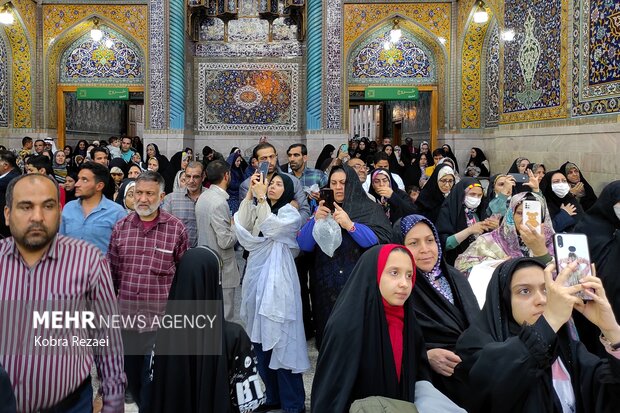 روز ولادت امام زمان (عج)، حرم امام رضا علیہ السلام کے روح پرور مناظر
