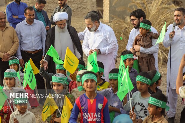 ایران کے نامور مداحوں اور علما کا دور افتادہ گاوں کے لوگوں کے ساتھ نیمہ شعبان کا جشن