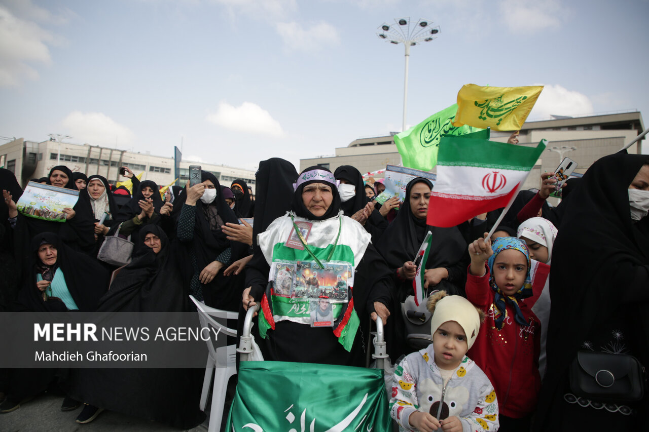 اجتماع «منتظران ظهور» در جوار حرم رضوی