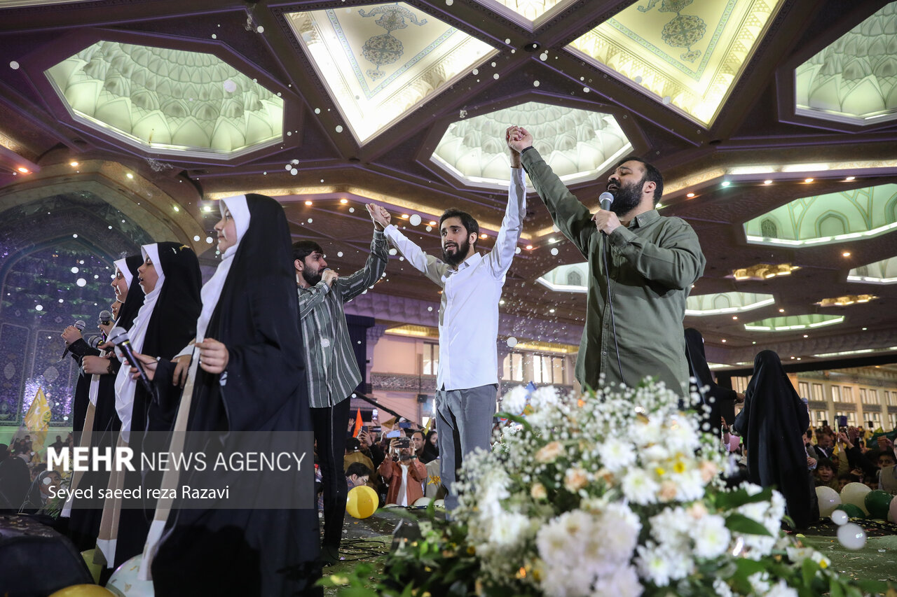 خصوصی رپورٹ؛ تہران میں "عشق مہدیؑ" کے عنوان سے جشن؛ عوام کی بھرپور شرکت 