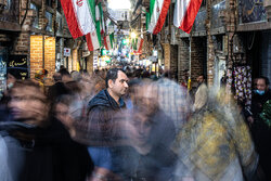 تکاپوی خرید شب عید در بازار تهران