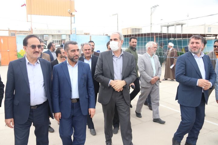 بازدید وزیر آموزش و پرورش از پروژههای نیمه کاره آموزشی در ابرکوه