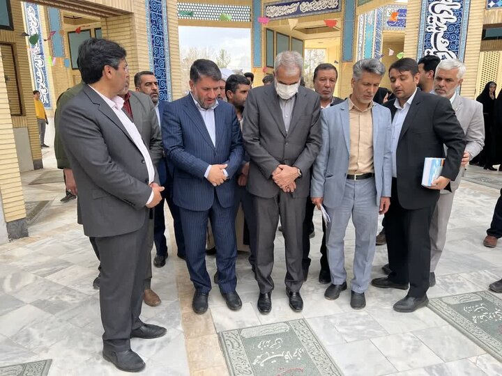 بازدید وزیر آموزش و پرورش از پروژههای نیمه کاره آموزشی در ابرکوه