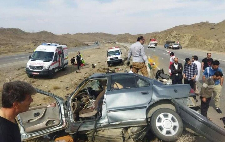 یک کشته و ۴ مجروح بر اثر واژگونی سمند در جاده فراشبند یک کشته و ۴ مجروح بر اثر واژگونی سمند در جاده فراشبند