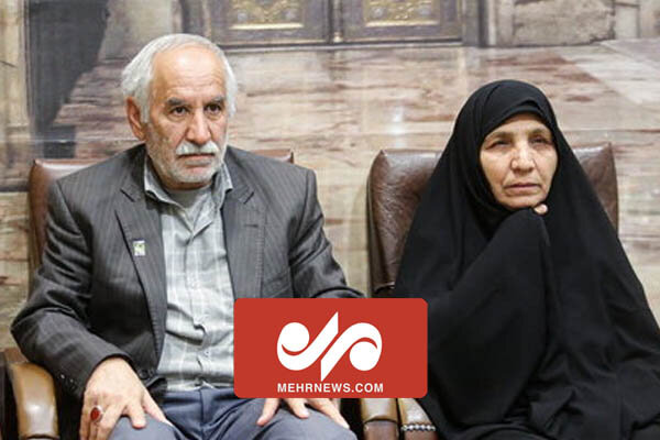 گفتگو با خانواده شهید عجمیان از شهدای اغتشاشات اخیر 