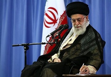 قائد الثورة يدعو الشباب الإيراني لاتخاذ سيرة حياة شهداء "كن" الابرار قدوة لهم